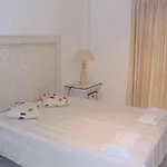 阿特兰蒂达加特尔酒店 公寓 *