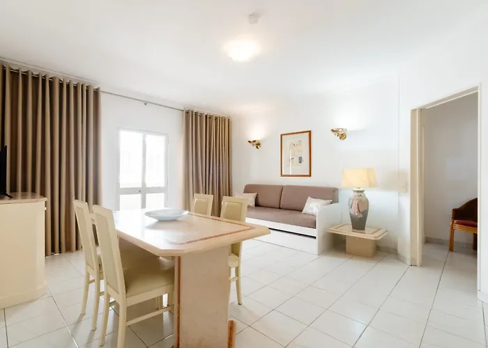 阿特兰蒂达加特尔酒店