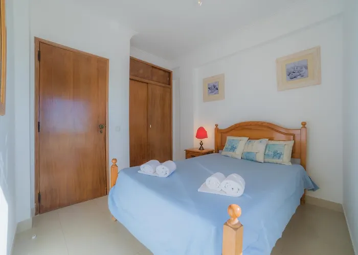 阿特兰蒂达加特尔酒店 *